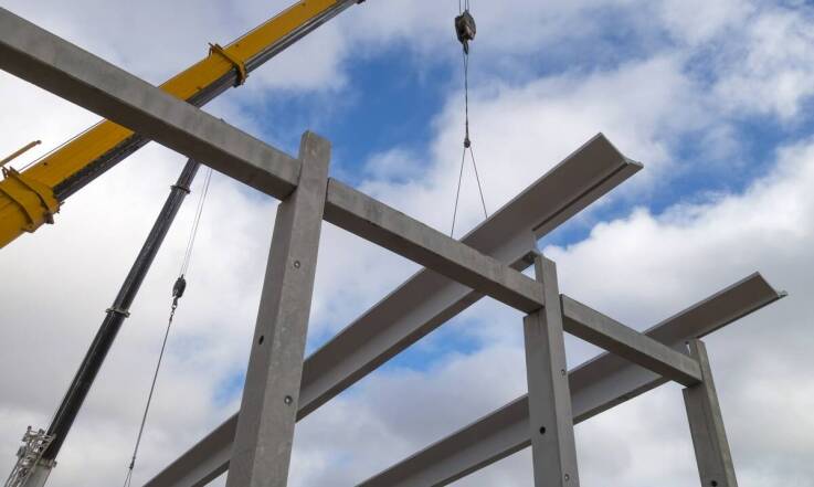 Zastosowanie podnośników koszowych w montażu konstrukcji stalowych
