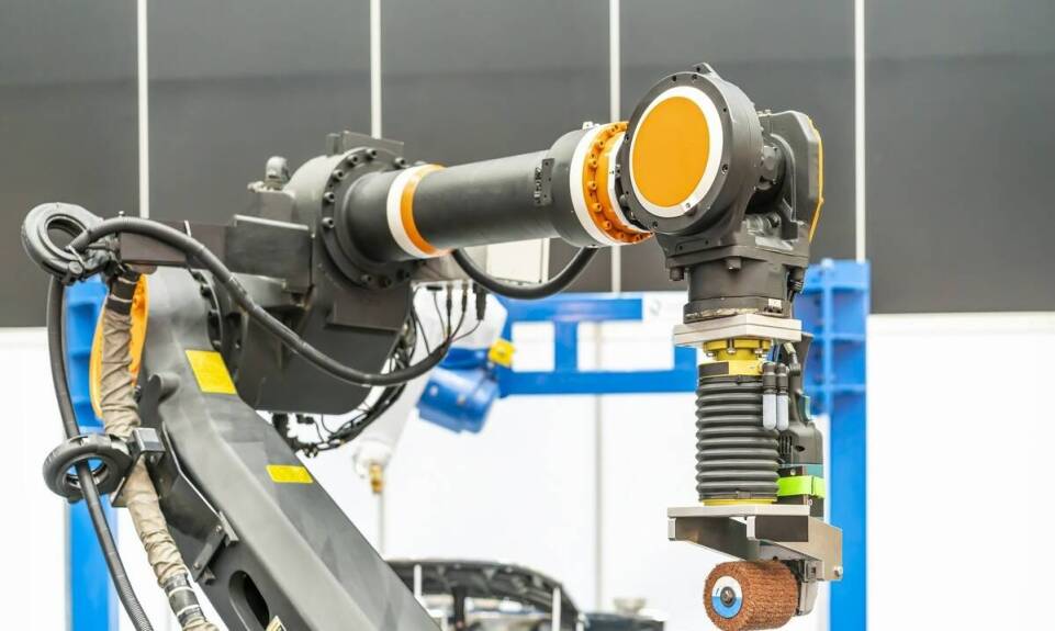 Jakie są wyzwania w integracji manipulatorów podciśnieniowych z istniejącymi systemami?