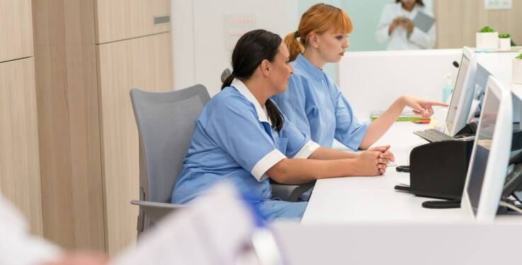 Jakie są główne cechy kabin tłumaczeniowych spełniających normy higieniczne?