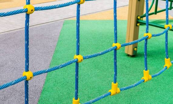 Jak ogrodowe place zabaw wspomagają rozwój dzieci?