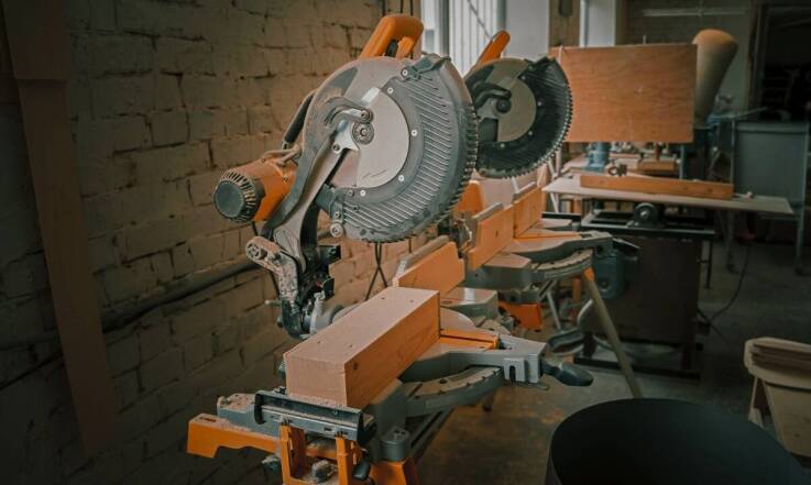 Wybór idealnej heblarki stołowej dla profesjonalnego warsztatu stolarskiego