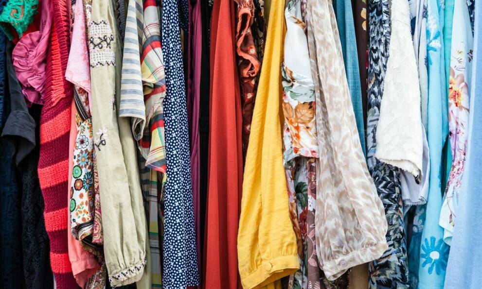 Czym charakteryzuje się asortyment hurtowni markowej odzieży dziecięcej?