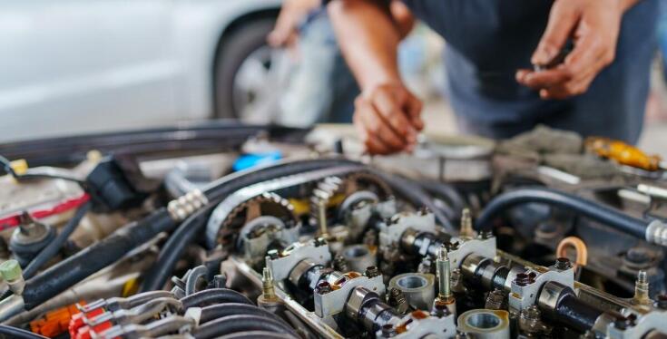 Jak wstępna wycena wpływa na decyzję o przeprowadzeniu naprawy?