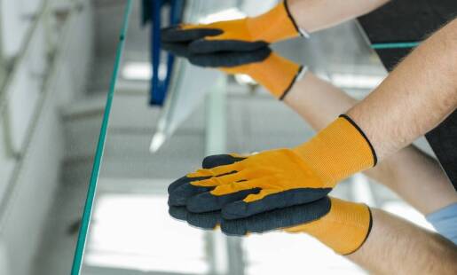 Przyssawkowe zawiesia a bezpieczeństwo pracy z ładunkami