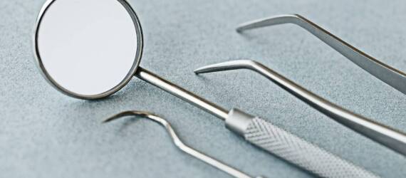 Dlaczego warto odwiedzać dentystę co 6 miesięcy? Kluczowe korzyści dla zdrowia jamy ustnej