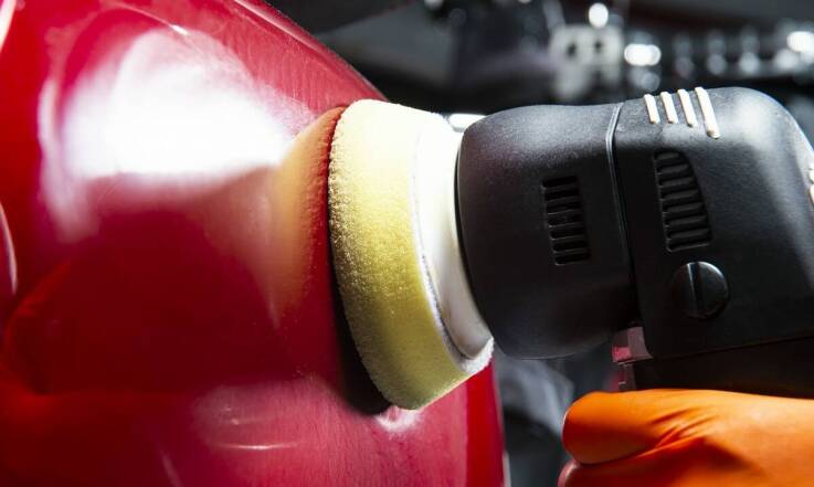 Jak zabezpieczyć karoserię auta przed uszkodzeniami dzięki lakierom?