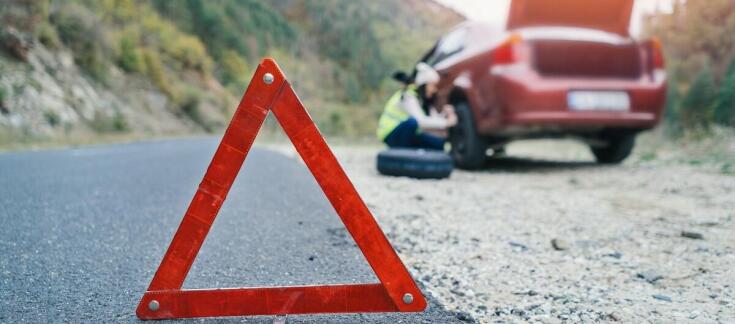 Jak assistance ubezpieczenia chroni przed nieprzewidzianymi wydatkami na drodze?