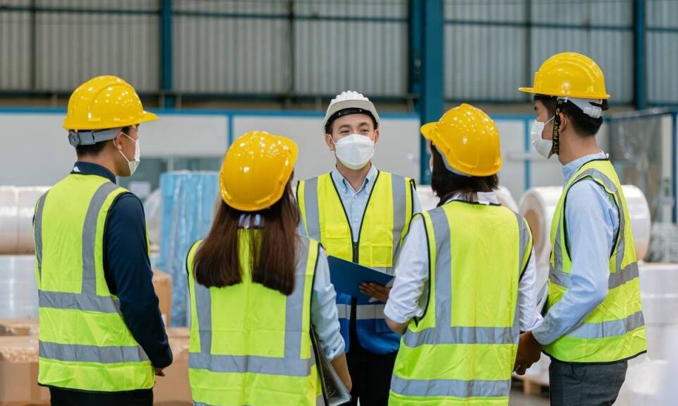 Najlepsze praktyki realizacji szkoleń wstępnych BHP dla różnych grup zawodowych