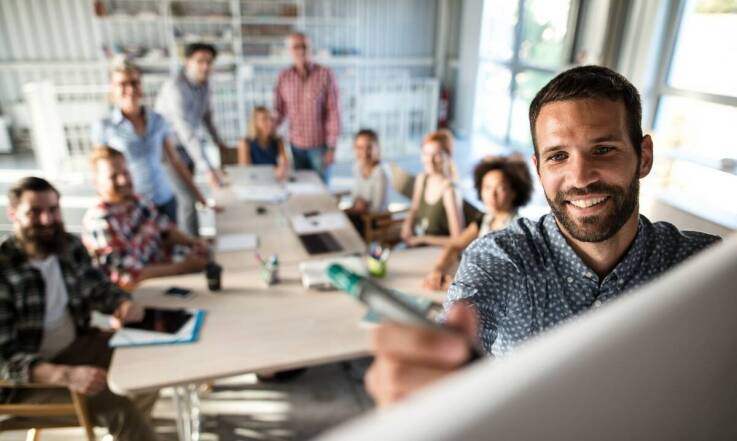 Znaczenie szkolenia BHP dla osób kierujących zespołami w miejscu pracy