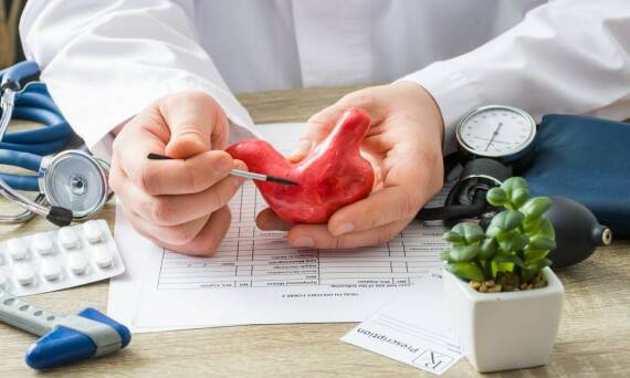 Jakie badania są kluczowe przy podejrzeniu uszkodzenia narządów wewnętrznych po wypadku?