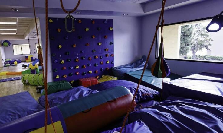 Najwyższa ścianka wspinaczkowa na świecie: Co warto wiedzieć przed pierwszą wspinaczką?