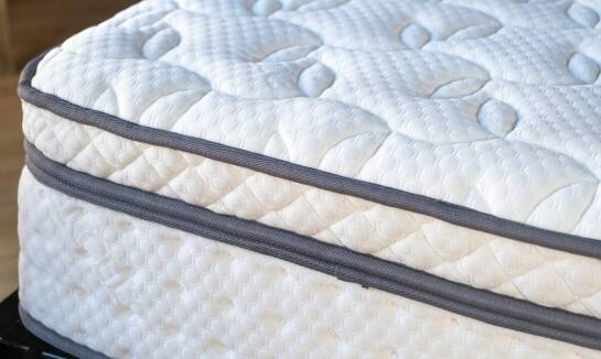 Materac kieszeniowy – jakie są jego właściwości ortopedyczne?