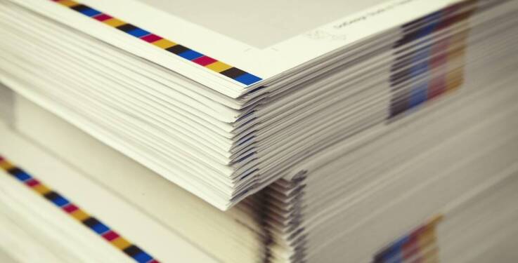 Dlaczego warto zlecić produkcję teczek firmowych drukarni w Katowicach?