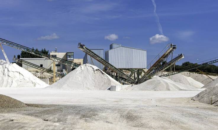 Jakie są normy dotyczące obciążenia kontenerów na gruz?