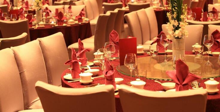 Jakie elementy są kluczowe przy planowaniu balu karnawałowego?