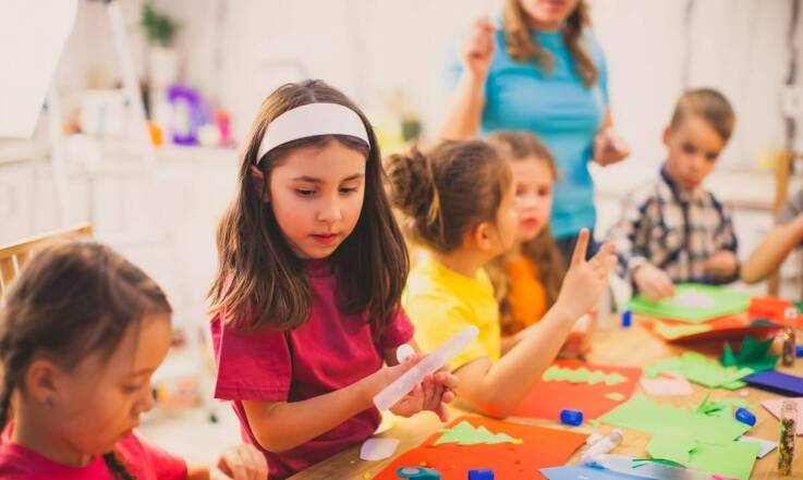 Organizacja urodzin z kreatywnymi warsztatami – co warto wiedzieć?