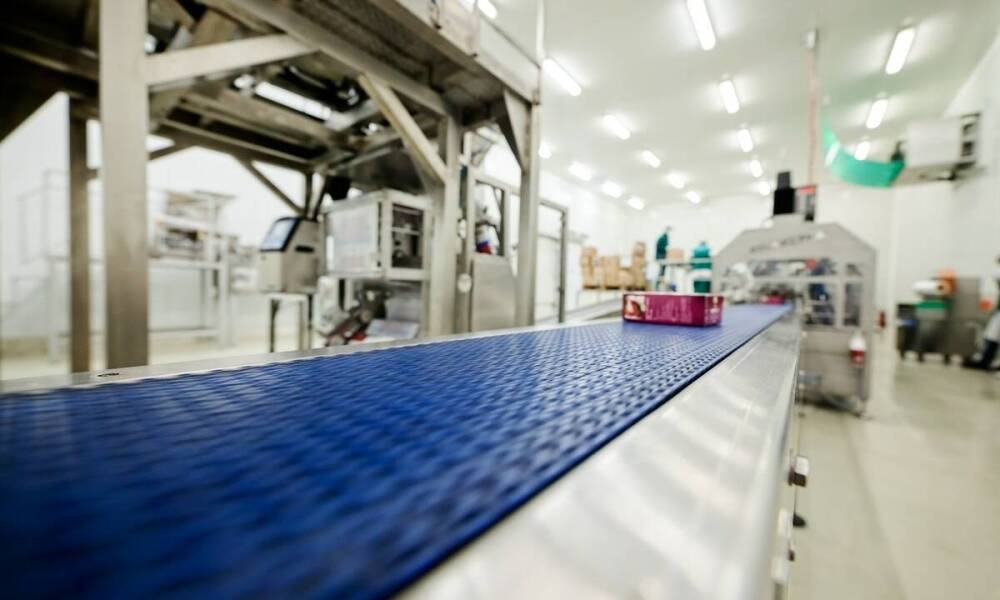 Jakie są korzyści z zastosowania automatycznych systemów pakowania detali?