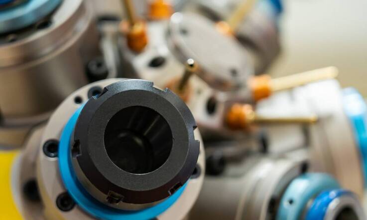 Wpływ materiału wykonania na jakość i trwałość imadeł trójosiowych