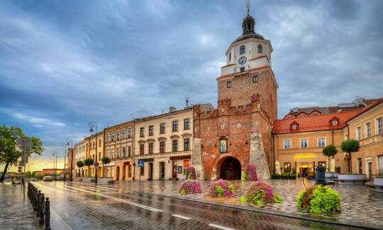 Jak brukarstwo wpływa na estetykę przestrzeni miejskich w Środzie Wielkopolskiej?