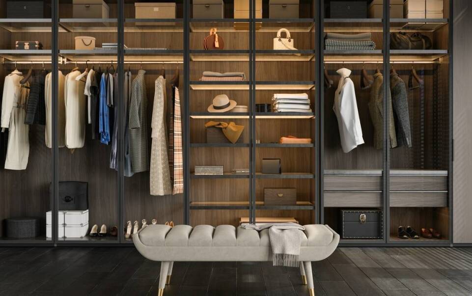 Wybór odpowiednich akcesoriów do szaf narożnych na zamówienie