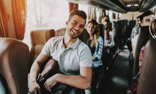 Przewóz dzieci do parków rozrywki – bezpieczna i wygodna podróż z Warszawy