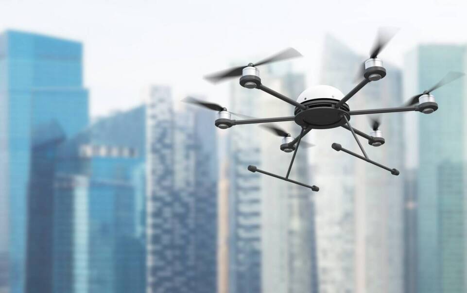 Co wpływa na skuteczność działania zagłuszacza sygnału drona?