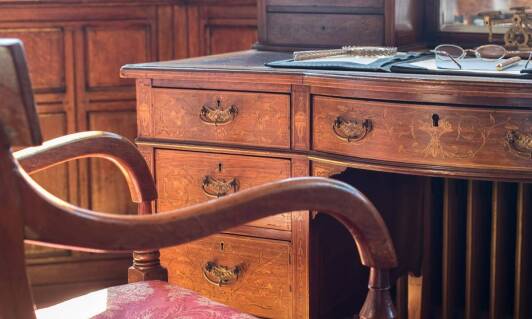 Wpływ renowacji na sprzedaż mebli zabytkowych - co musisz wiedzieć?
