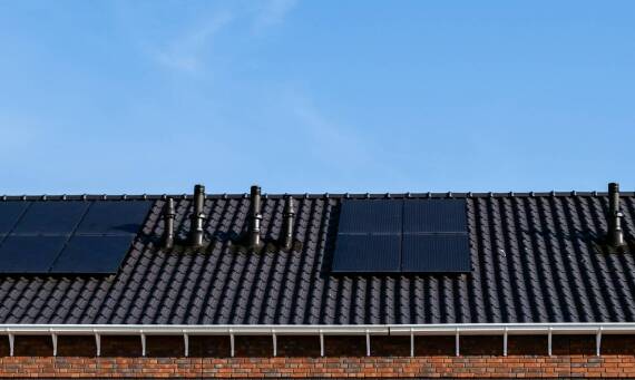 Jakie korzyści niesie za sobą montaż fotowoltaiki w budynkach wielorodzinnych?