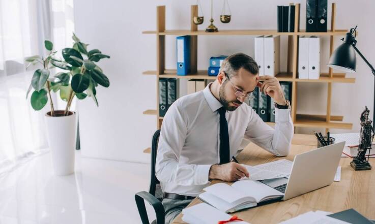 Obrona przed oskarżeniami karnymi – jak kancelaria adwokacka może pomóc?