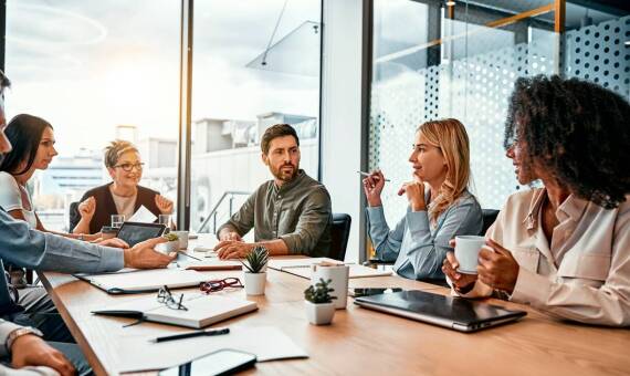 Znaczenie zgodności z przepisami prawa pracy w obsłudze kadrowo-płacowej