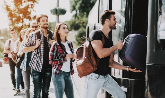 Wynajem busa Polska Niemcy – co warto wiedzieć o bezpieczeństwie podróży?