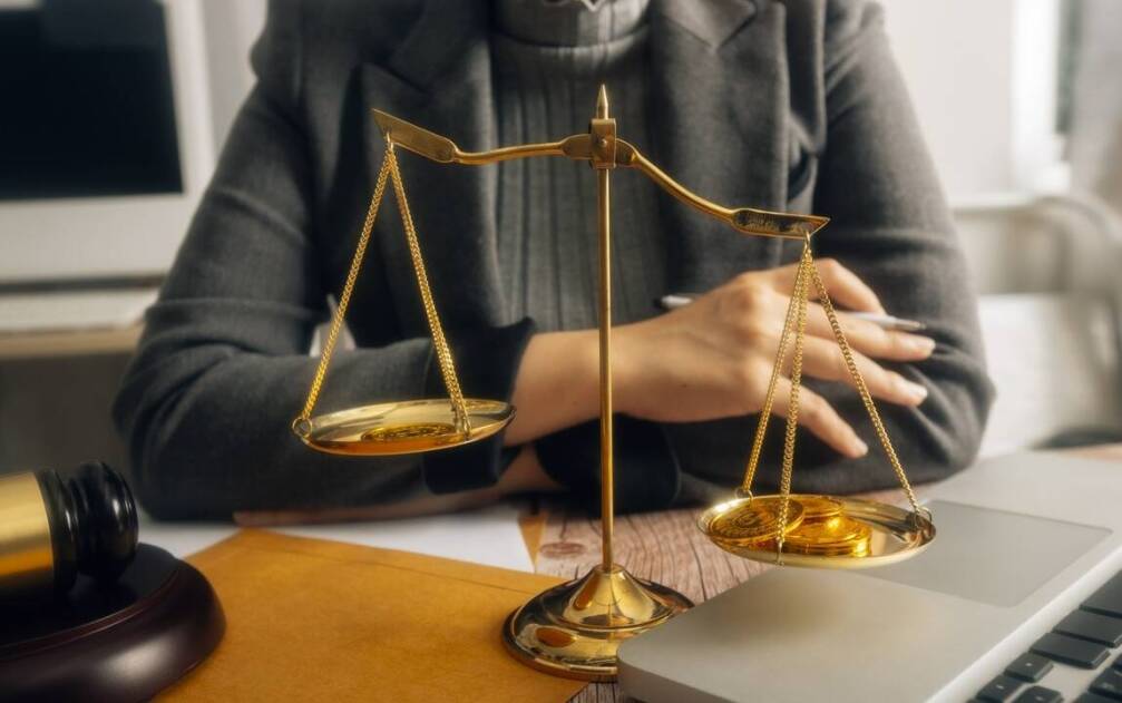 Przygotowanie i analiza umów cywilnoprawnych przez kancelarię adwokacką