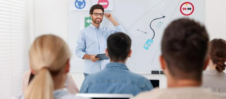 Jakie są korzyści z uczestnictwa w kursach na prawo jazdy kategorii D dla przyszłych kierowców autobusów?