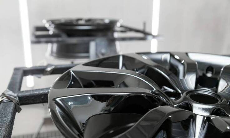 Dlaczego warto inwestować w profesjonalne usługi naprawy felg?