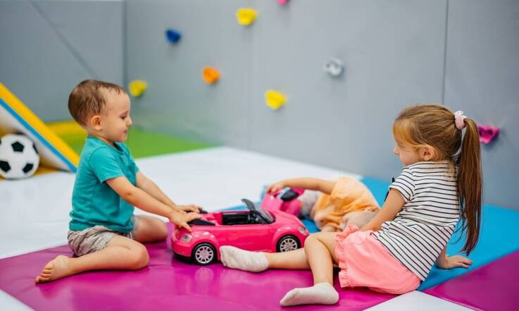 Autka Playmobil a nauka poprzez zabawę – jakie umiejętności rozwijają?