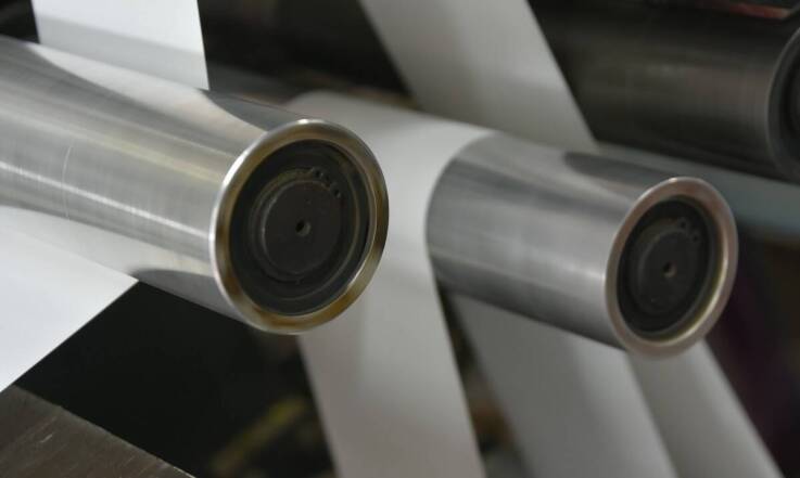 Gumowanie wałków a ich rola w zmniejszaniu kosztów utrzymania maszyn