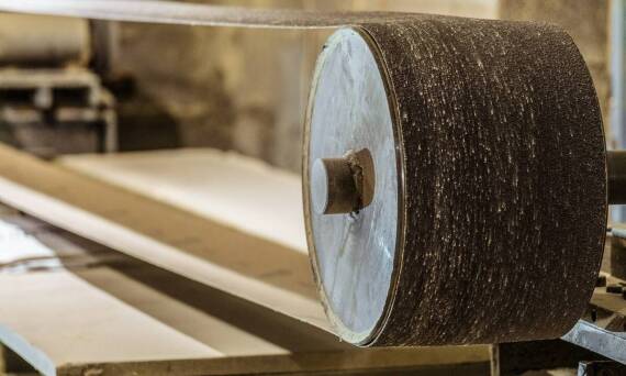 Korzyści z regeneracji wałków gumowych w przemyśle papierniczym