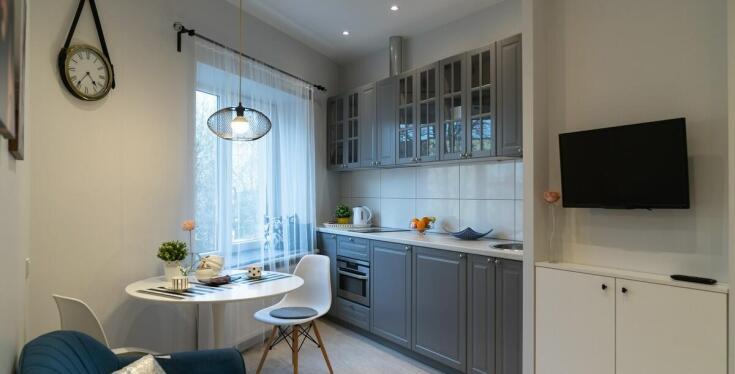 Jak meble na wymiar mogą poprawić funkcjonalność małych mieszkań?