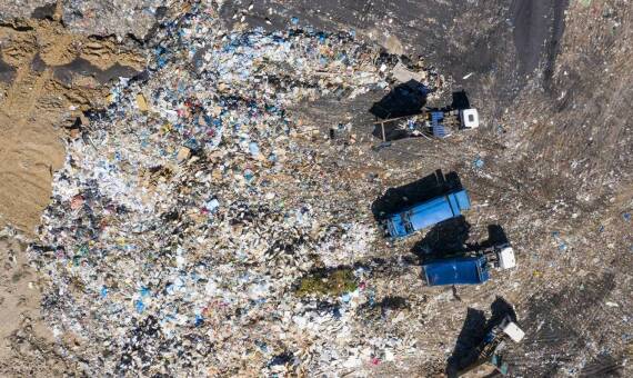 Proces utylizacji odpadów spożywczych zgodnie z normami ekologicznymi