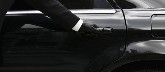 Jakie możliwości oferuje wynajem limuzyny na imprezy firmowe?