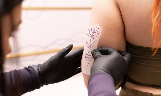 Tatuaż sketch – czym wyróżnia się ten styl w sztuce tatuażu?