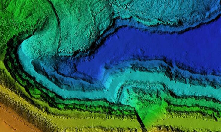 Jakie informacje zawierają mapy prądów morskich i jak je wykorzystać?