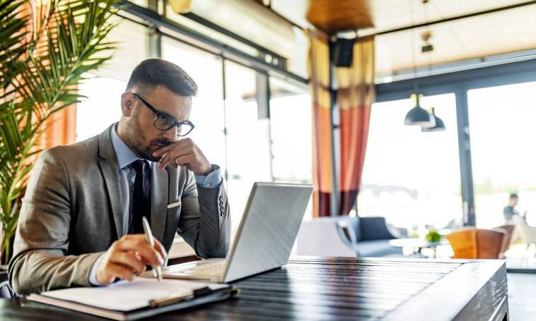 Jak deweloper może zabezpieczać swoje interesy przy transakcjach z osobami fizycznymi?