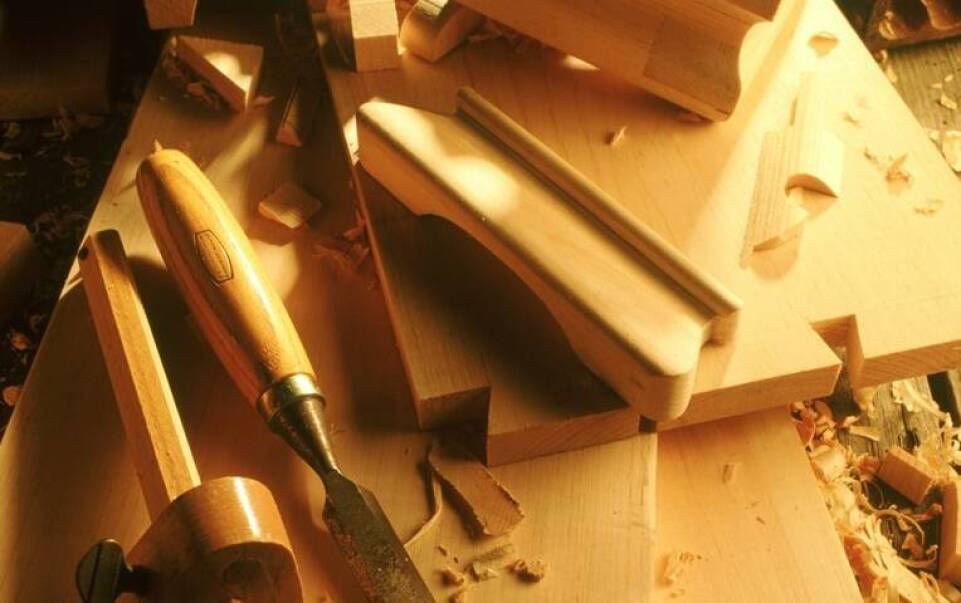 Jakie są zalety wynajmu elektronarzędzi w porównaniu do długoterminowego leasingu?