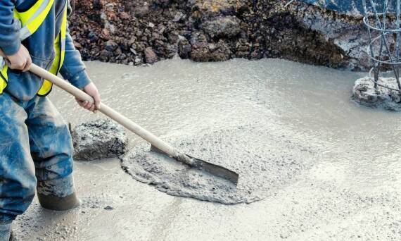 Beton kontraktowy – kiedy warto go wybrać do realizacji projektu?