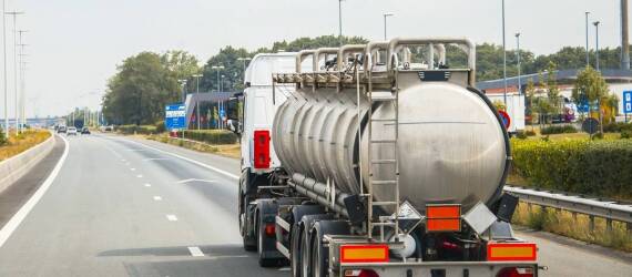 Kluczowe czynniki sukcesu w transporcie materiałów niebezpiecznych