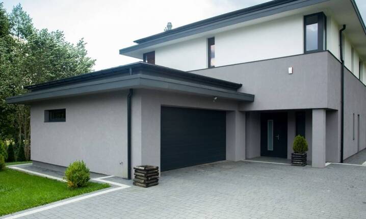 Jak wybrać idealne bramy garażowe do swojego domu?
