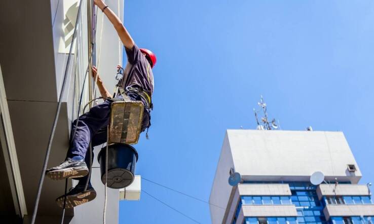 Zalety współpracy z profesjonalistami w zakresie usług wysokościowych