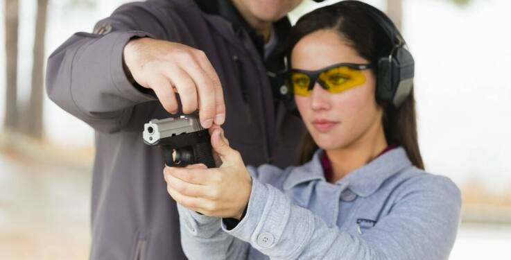 Strzelanie dla rodzin: specjalne pakiety na krakowskiej strzelnicy