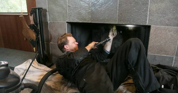 Jak profesjonalne udrażnianie przewodów kominowych przez Kominiarza Tarczyn zwiększa ich funkcjonalność?